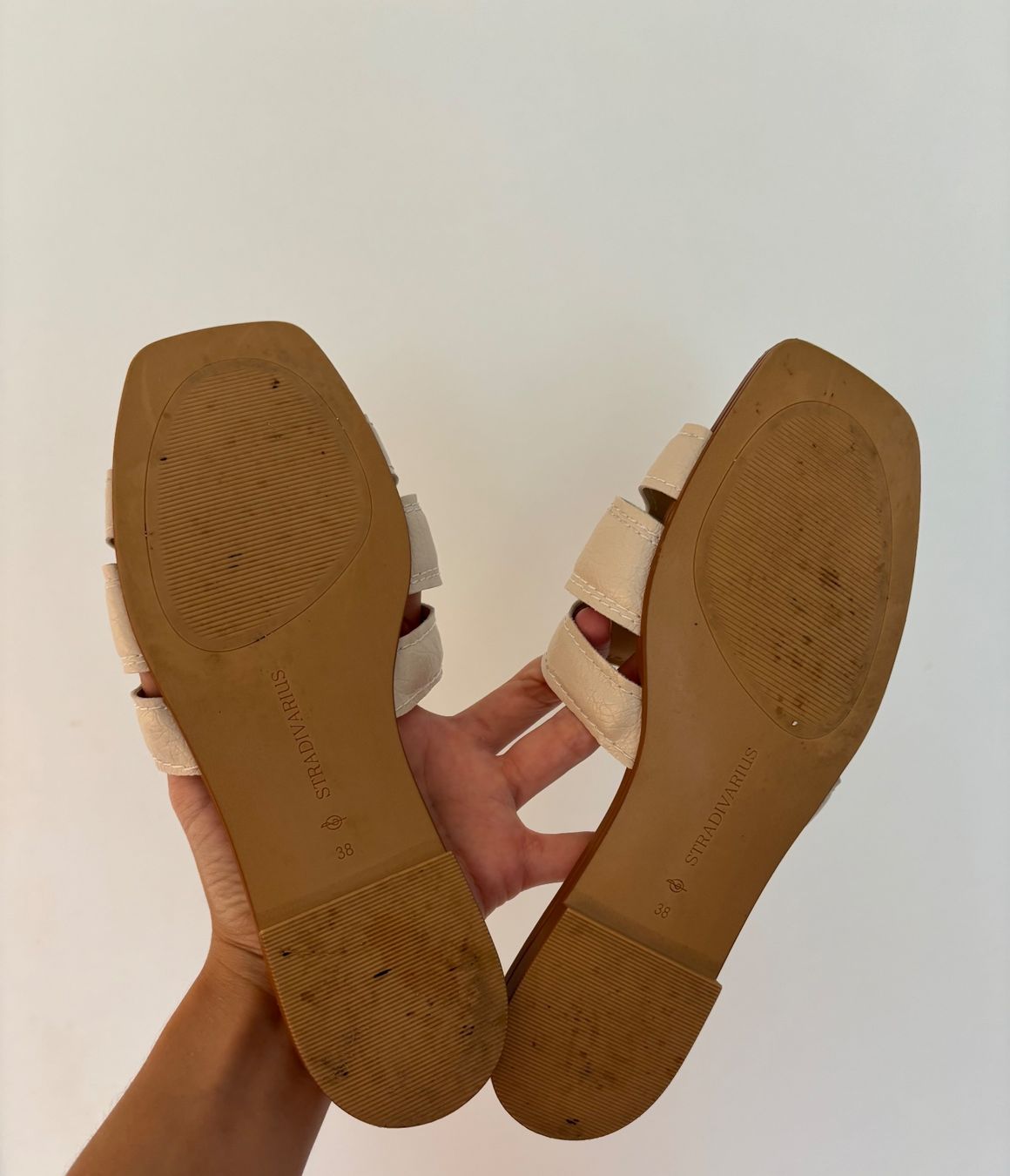 Stradivarius Scarpe da donna: Stradivarius Sandalen / Ecru /Grösse 38 – Usato da Winkel venduto da masrisa 4
