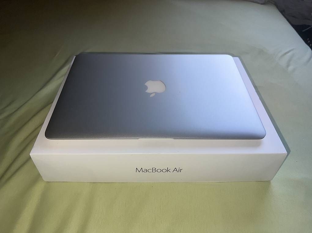 Apple Notebook: MacBook Air Laptop silber mit Originalverpackung – Usato da Fehren venduto da ronjq89