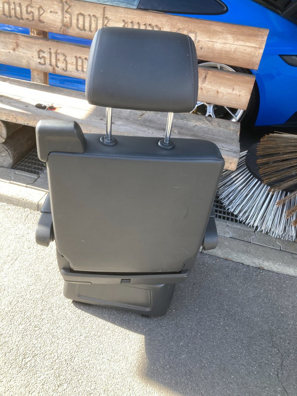 VW Tutti i ricambio: VW T6 Multivan EinzelSitz Drehbar Leder – Usato da Cham venduto da WB2223 3