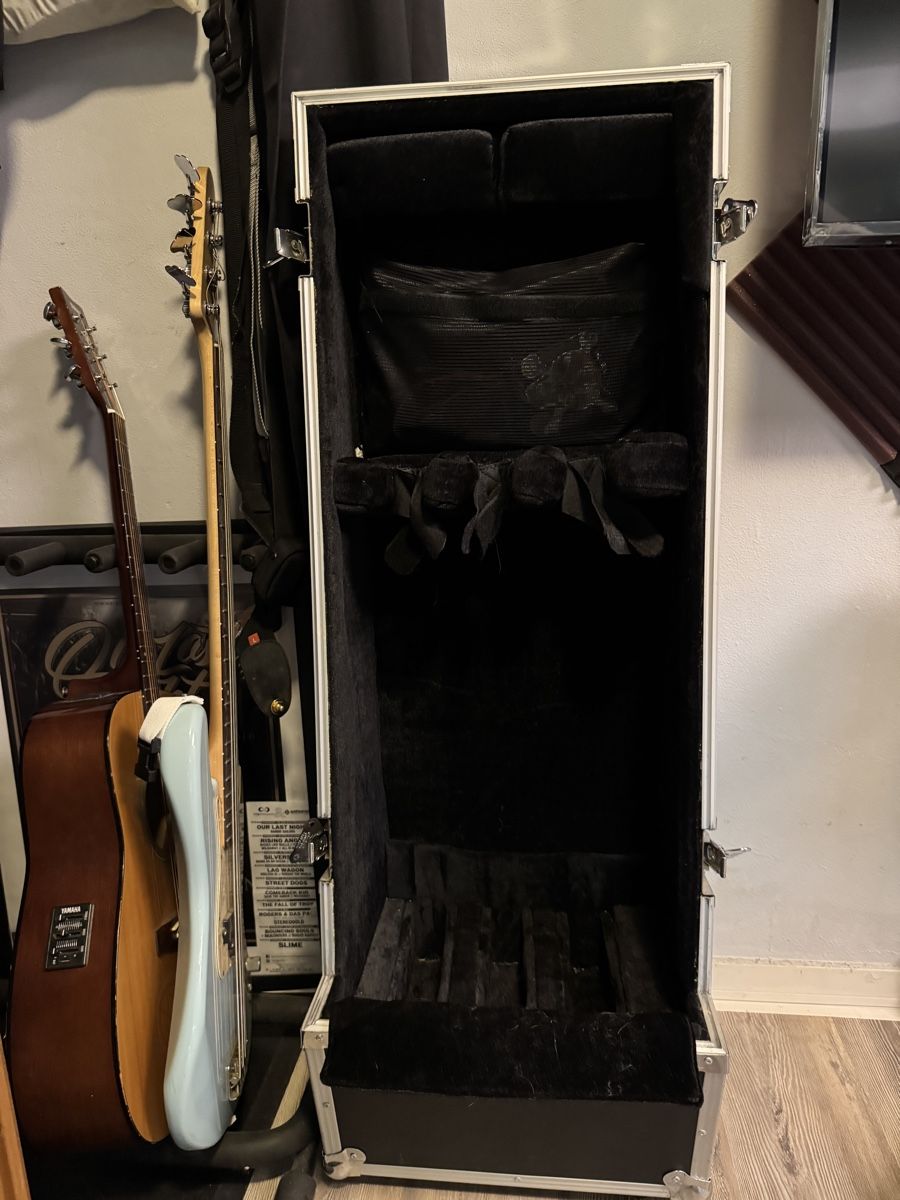 Strumenti musicali: Rockcase Flight Case E-Guitar x 3 – Usato da Malvaglia venduto da elia182 1