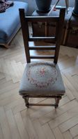 Antiker Stuhl mit Blumenmuster, 90cm hoch, Top Zustand!