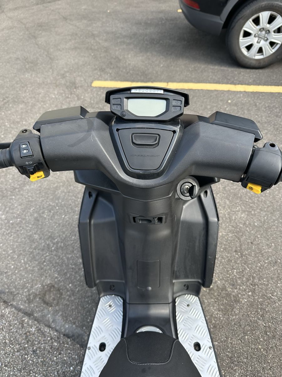 Scooters: Peugeot Speedfight 4 50ccm – Gebraucht aus Baar von vok_gvw7 5