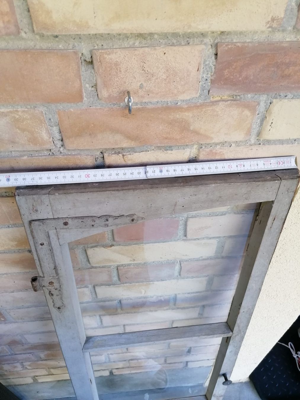 Finestre: Altes Fenster mit Holzrahmen und Glas – Usato da Krauchthal venduto da SamsPuce 5