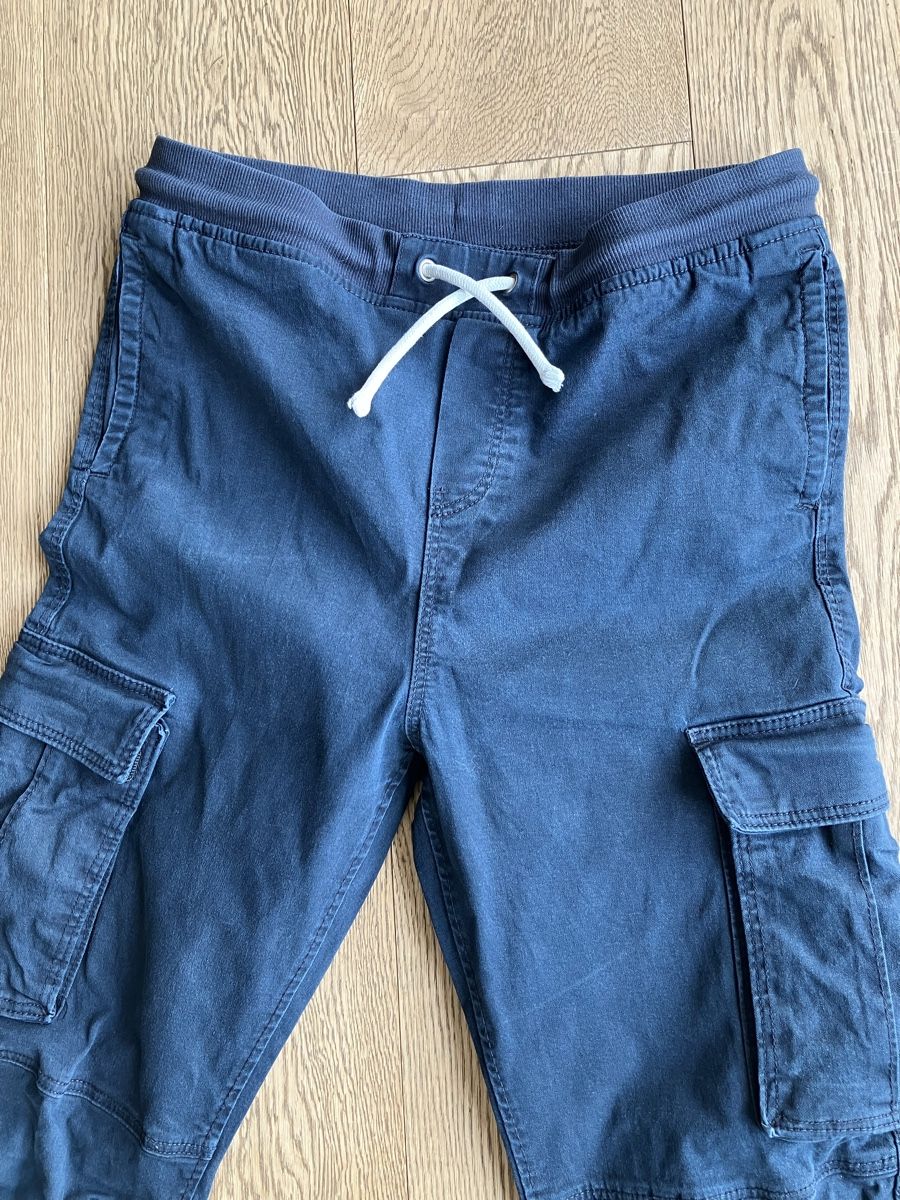 H&M Pantaloni: Cargohose dunkelblau 170 – Usato da Cham venduto da Liliane78 1
