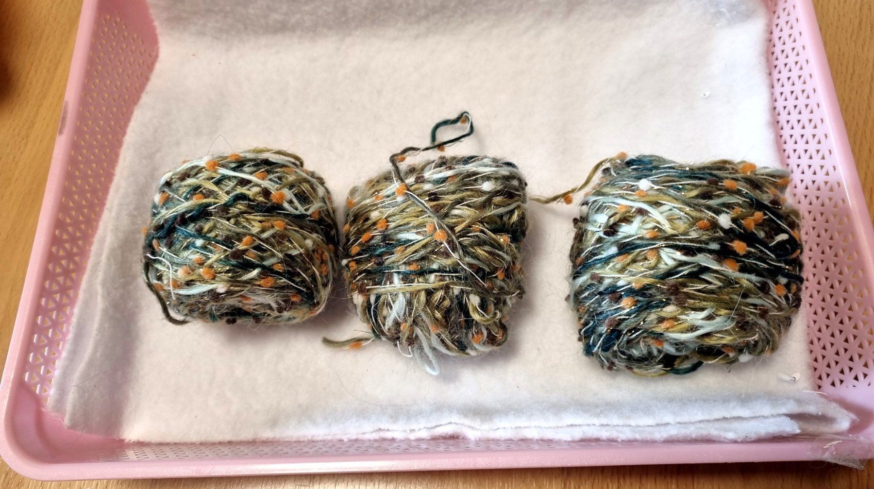 Lana: 3 Knäuel Effekt-Mischgarn mit Lurex – Nuovo (secondo la descrizione) da Effretikon venduto da lenalisa63