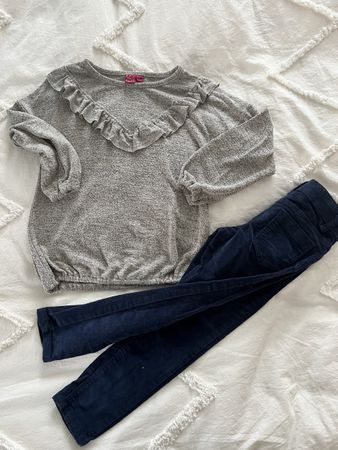 Ensemble fille : Pull doux et pantalon velours taille 104