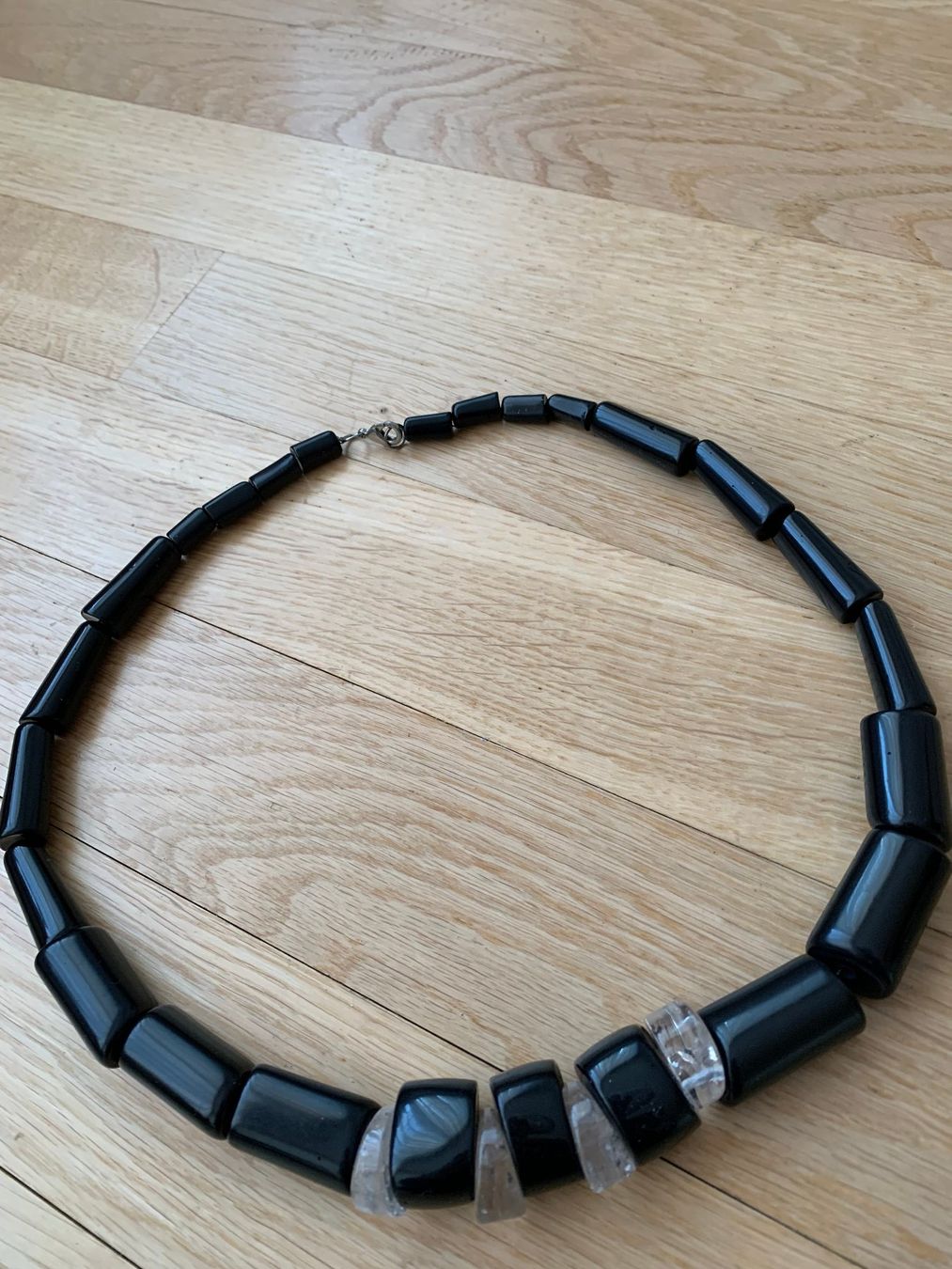 Colliers: MODISCHE KETTE SCHWARZ-TRANSPARENT – D'occasion à Birsfelden par Emporio82