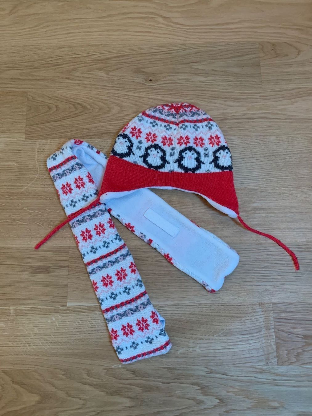 Altro abbigliamento per bambina: Mütze&Schal Gr. 86, 50/51 – Usato da Dinhard venduto da PS83