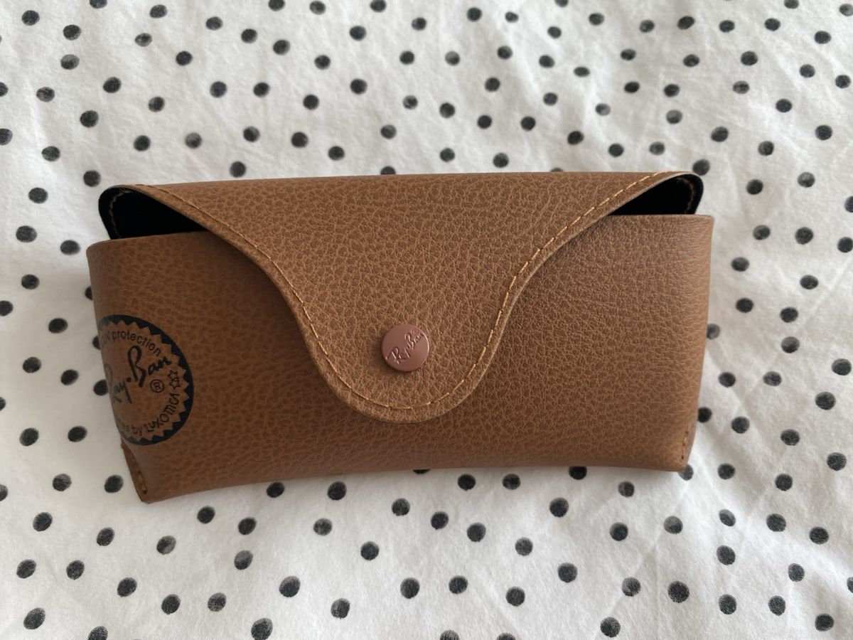 Sonstige Kleidung & Accessoires: Brillenetui Ray Ban NEW – Neu und originalverpackt aus Zürich von supereme