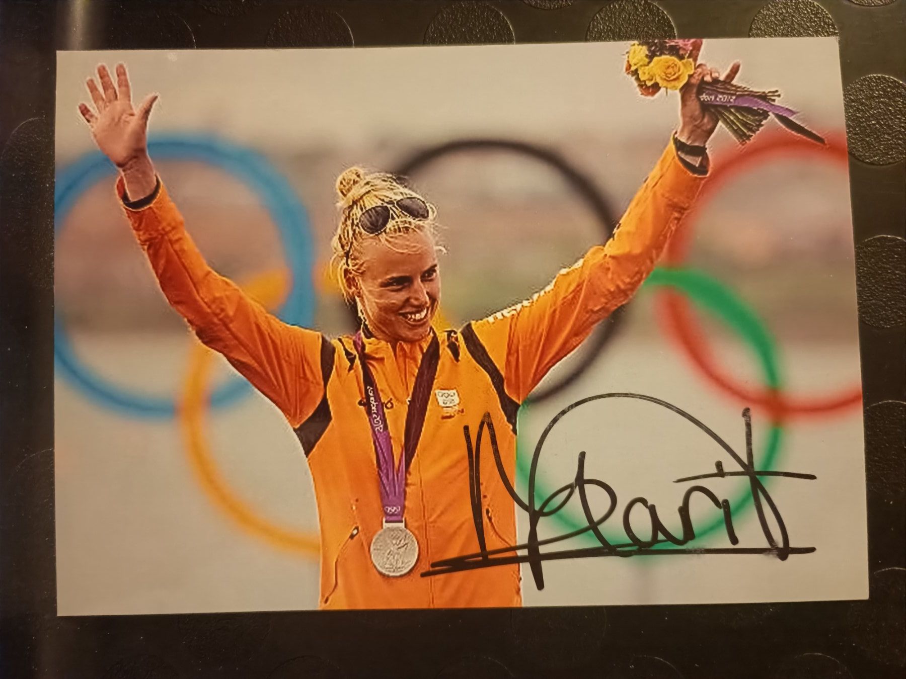 Autografi: Marit Bouwmeester - 2x Olympia Gold - handsigniert – Usato da Menziken venduto da Artographs