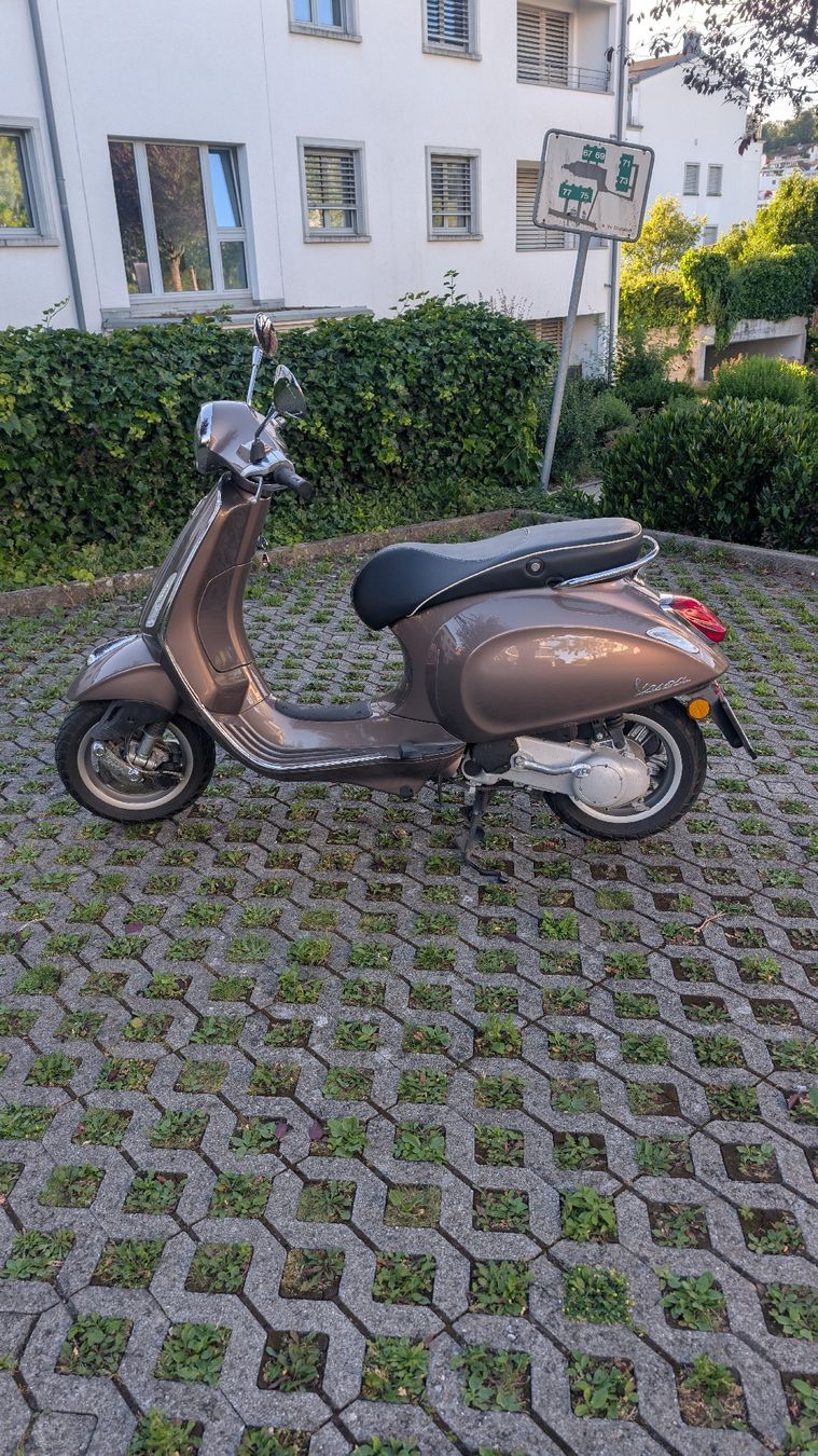 Piaggio Scooters: Vespa Primavera 50ccm – Gebraucht aus Meilen von Aqualinas 1