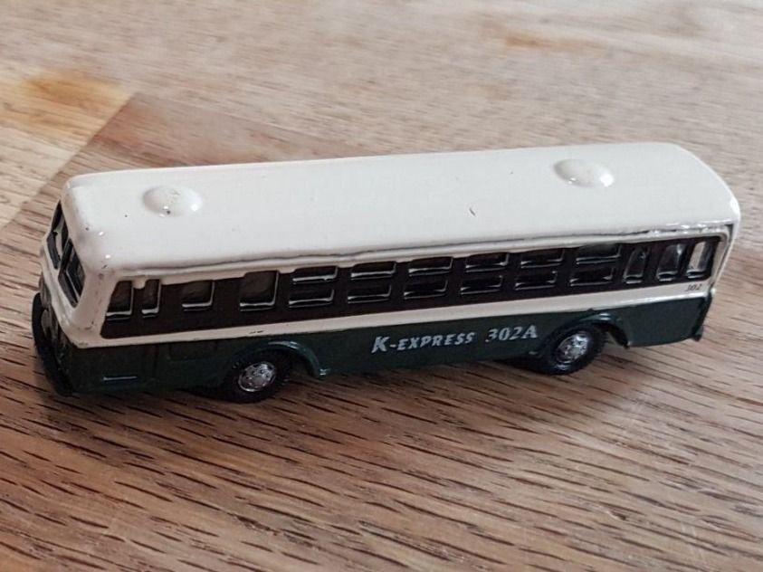 Modelleisenbahnen: Très beau car vert et blanc – Neu und originalverpackt aus Saxon von Sebdem