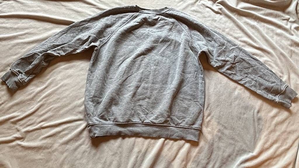Pulls & Sweat-shirts: Pullover grau – D'occasion à Trub par elinschleiderschrank 2