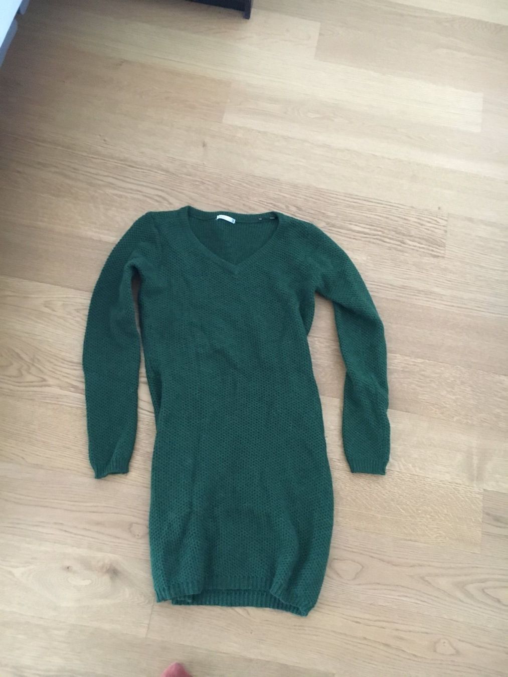 Maglioni & Felpe: Dunkelgrüner Wollpullover von LAVAND M – Usato da Rotkreuz venduto da Vkahlo