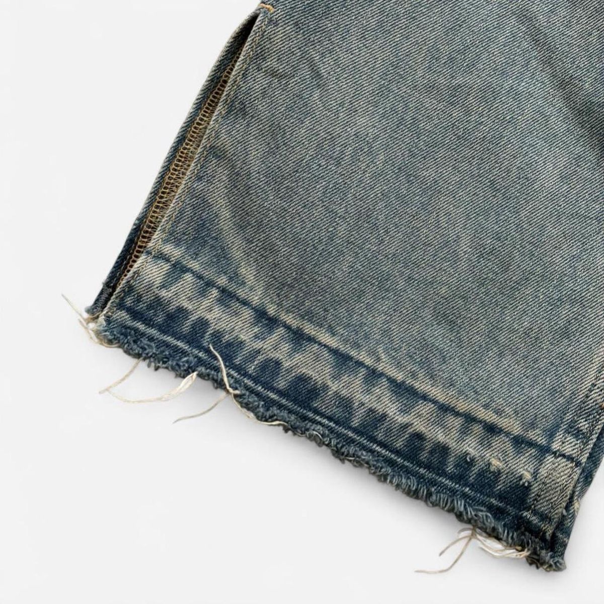 Weekday Jeans: Weekday love split jeans – Usato da Zürich venduto da h_studio_edit 4