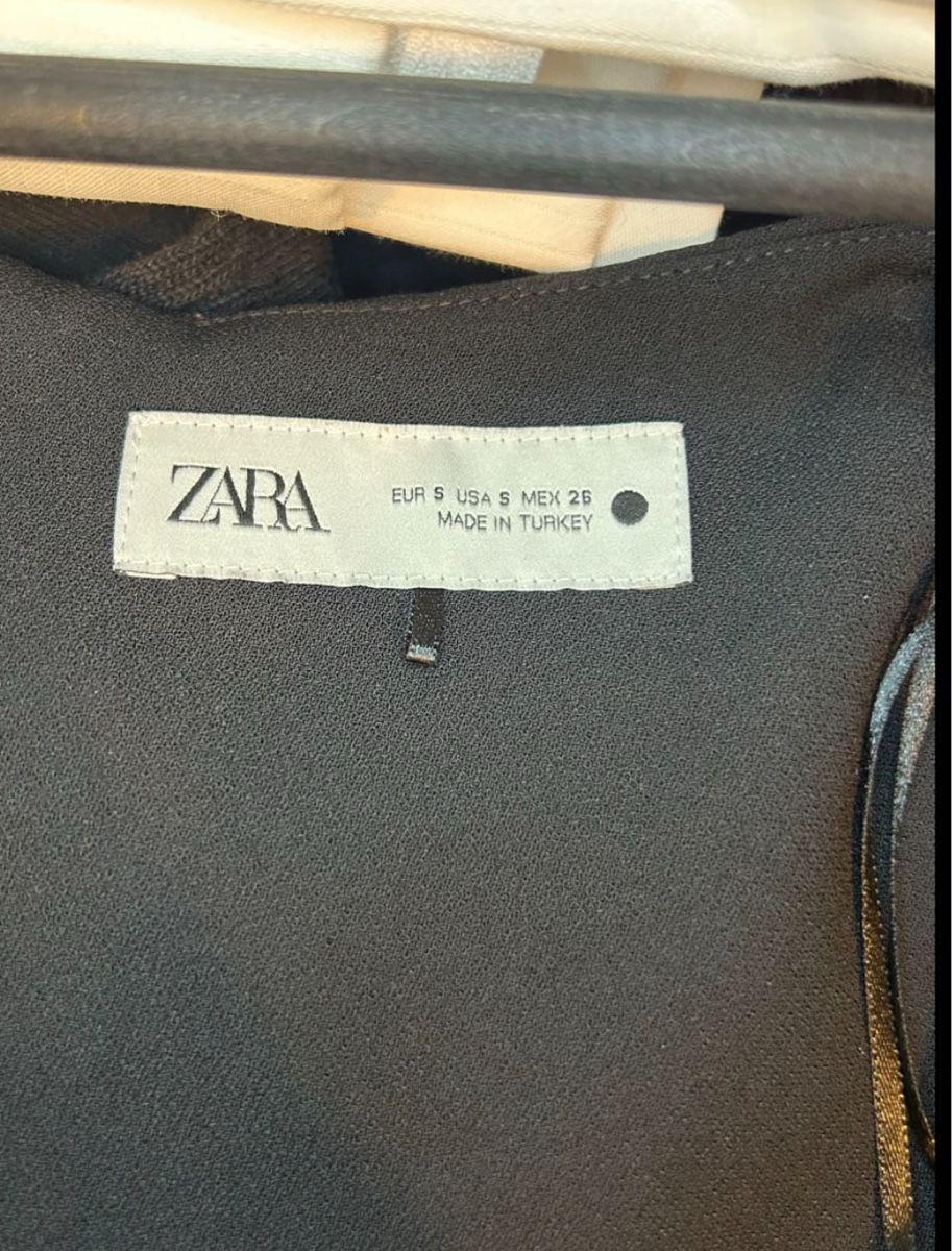Zara Vestiti: Schwarzes Kleid kurz Zara – Usato da Stallikon venduto da shop100 2