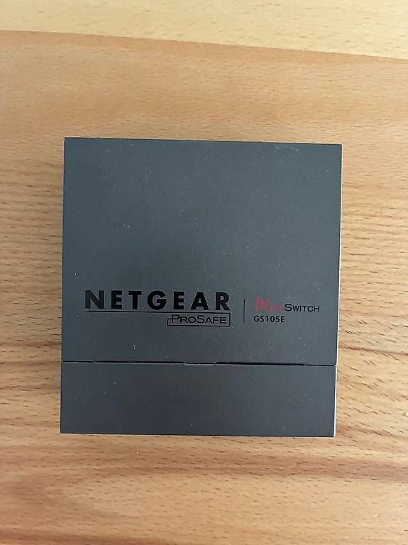 Interruttori: Netgear ProSafe Plus Switch 5 Port Gigabit GS105E – Usato da Hirzel venduto da mak_9tmr