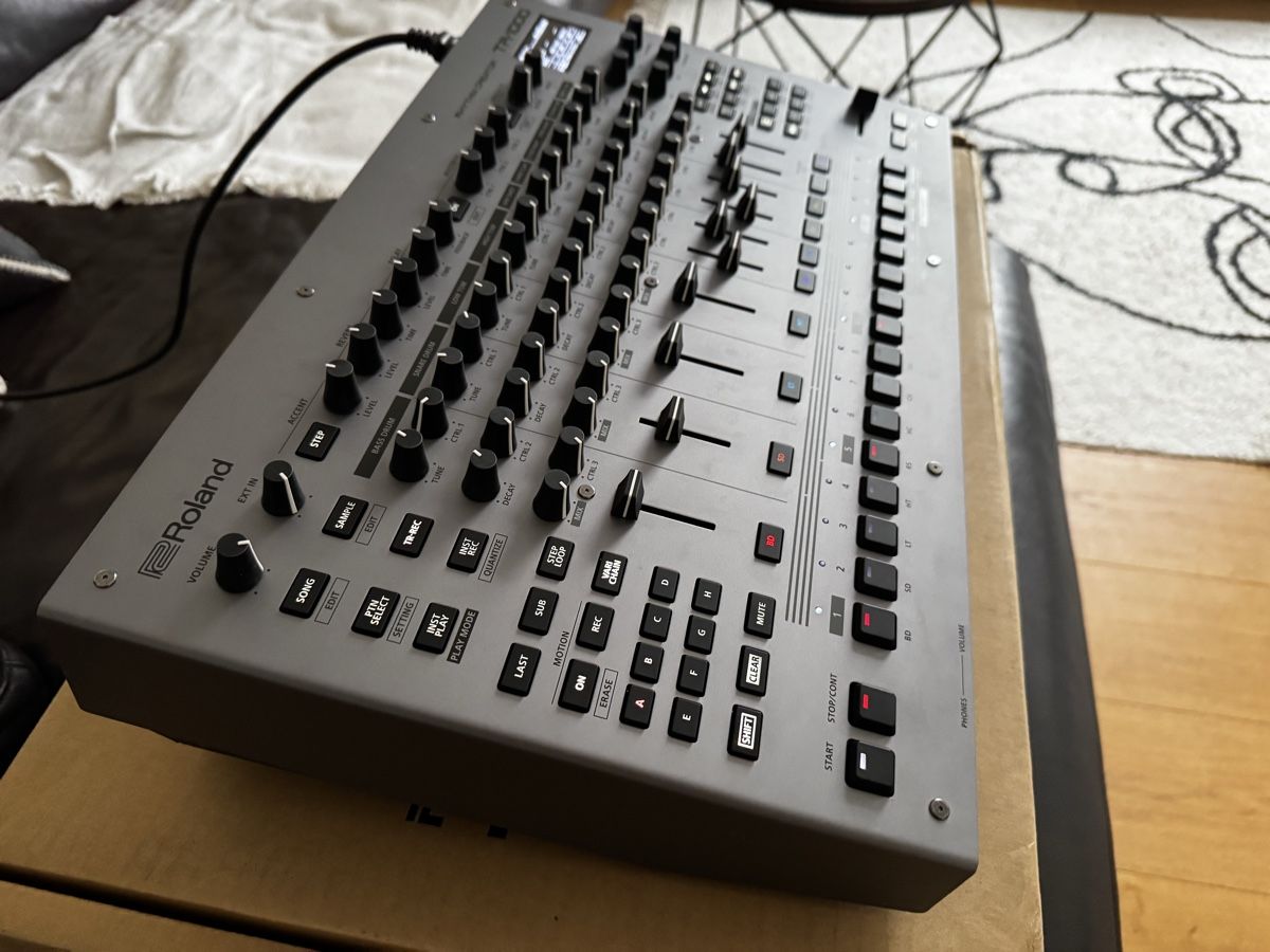 Roland Musikinstrumente: Roland TR-1000 - Rhythm Creator Drummachine – Neu (gemäss Beschreibung) aus Zürich von 1cut2 1