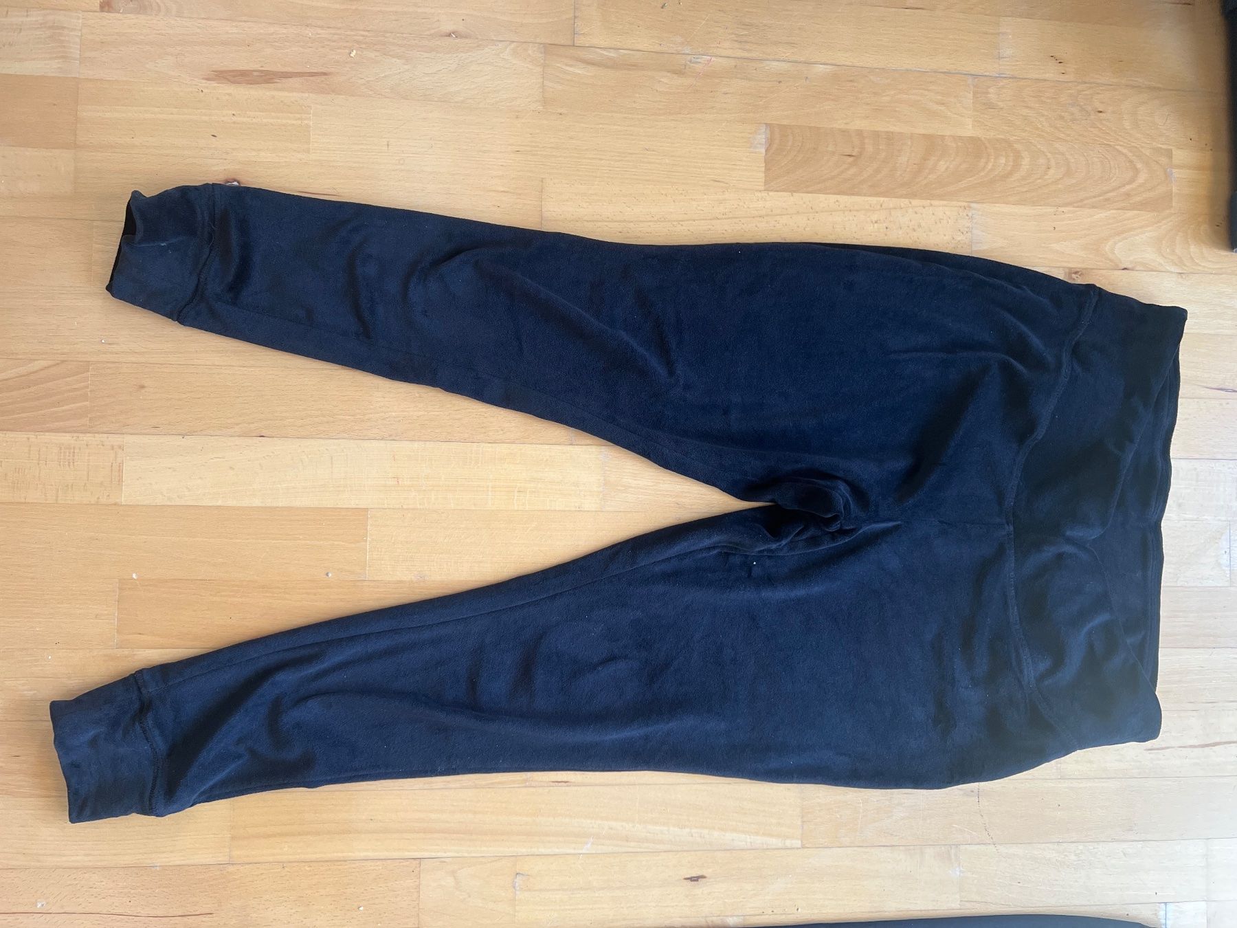 Lotti di vestiti: Schwangerschaft Paketkleider – Usato da Zürich venduto da Jakomo007 5