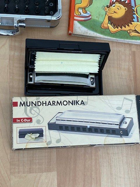 Alle Dekorationen: FLOHMARKTARTIKEL – Gebraucht aus Chur von silbermon 4