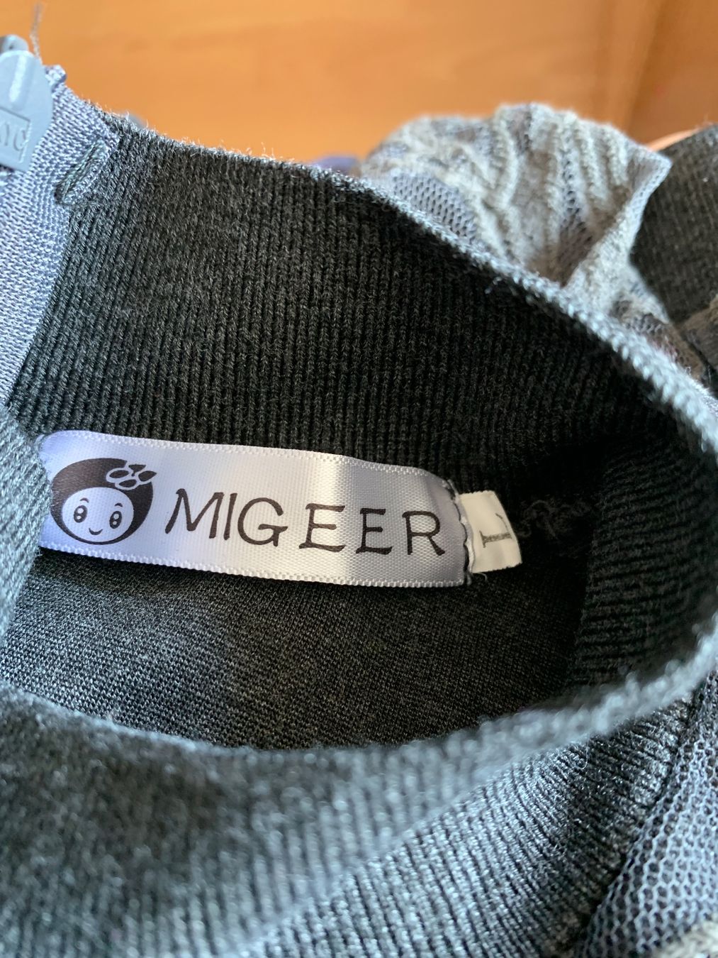 Kleider: Jolie robe grise Migeer taille L ou 40 – Gebraucht aus MEYRIN von Gwendo10 2