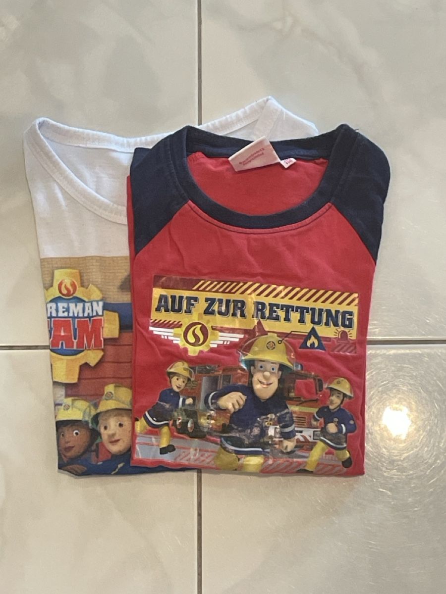 T-shirt: 2 T-Shirts Sam Feuerwehrmann/Fireman Gr 110/116 – Usato da Kriens venduto da boramisch