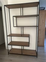 Regal Industrial-Stil
