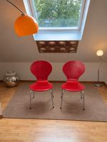 2 rote Retro-Designstühle – Space-Age / Mis Century