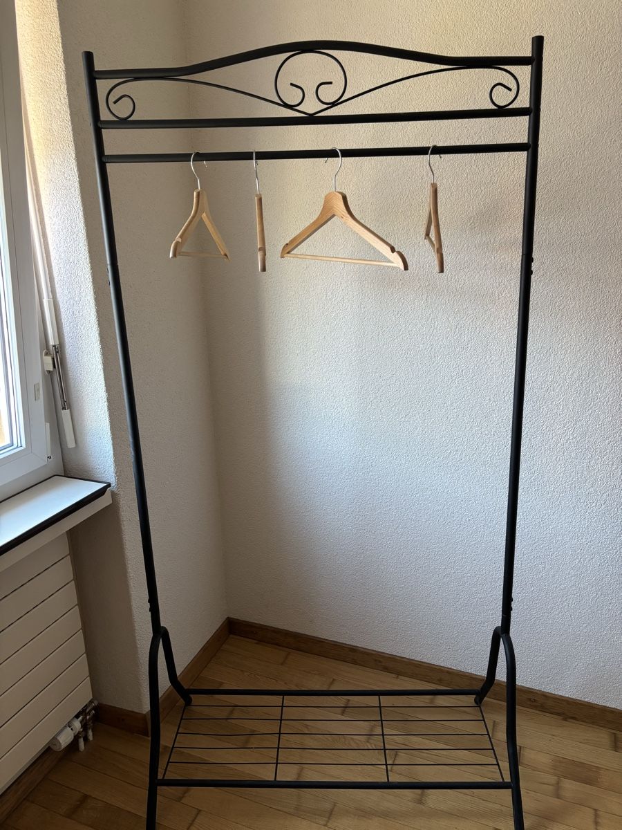 Garderobe: Garderobenständer – Gebraucht aus Obermumpf von Tina14