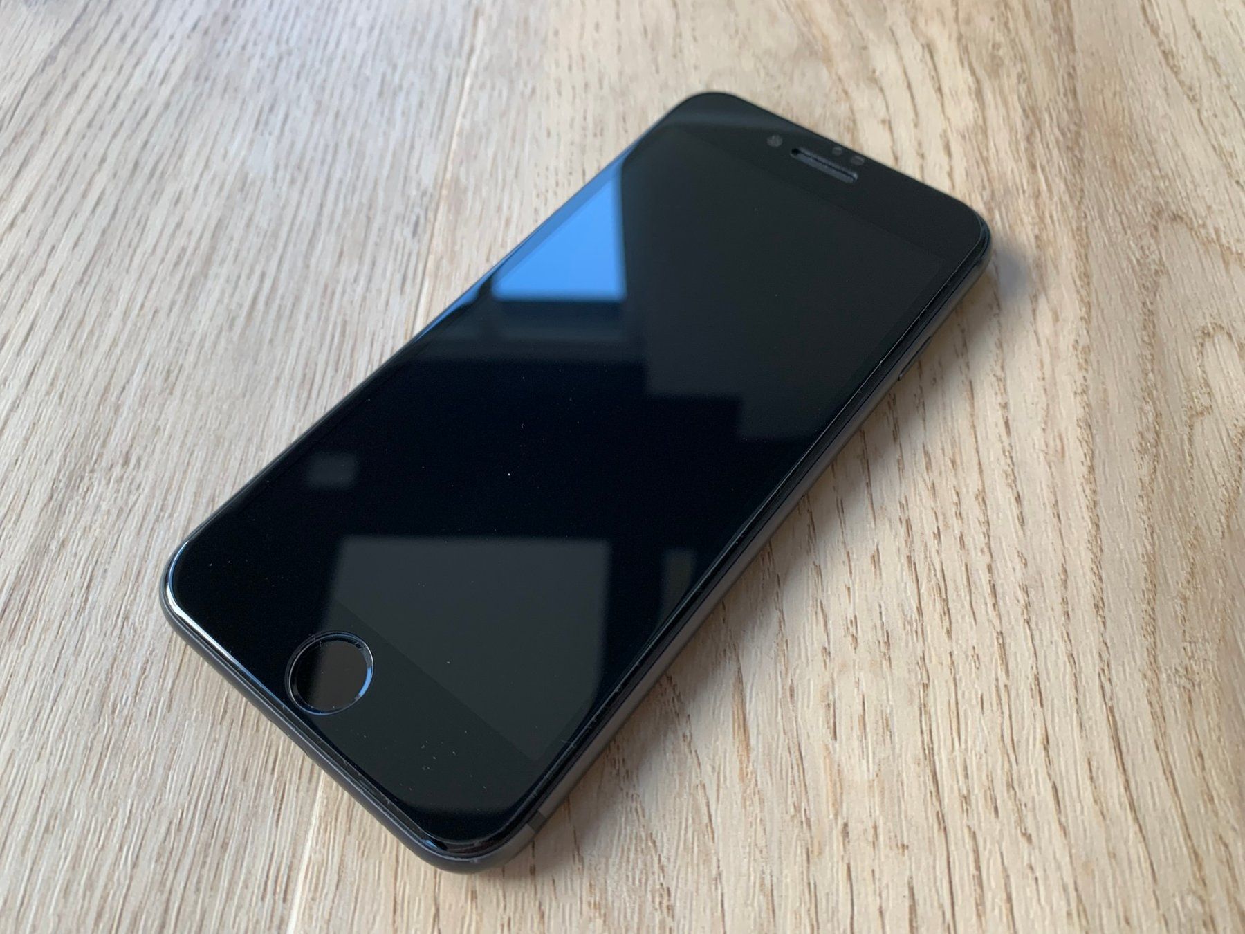 Apple Telefoni cellulari / Smartphones: Apple iPhone 8 64GB Space Grau in Originalverpackung + Kabel – Usato da Wetzikon ZH venduto da BackToRetro 7