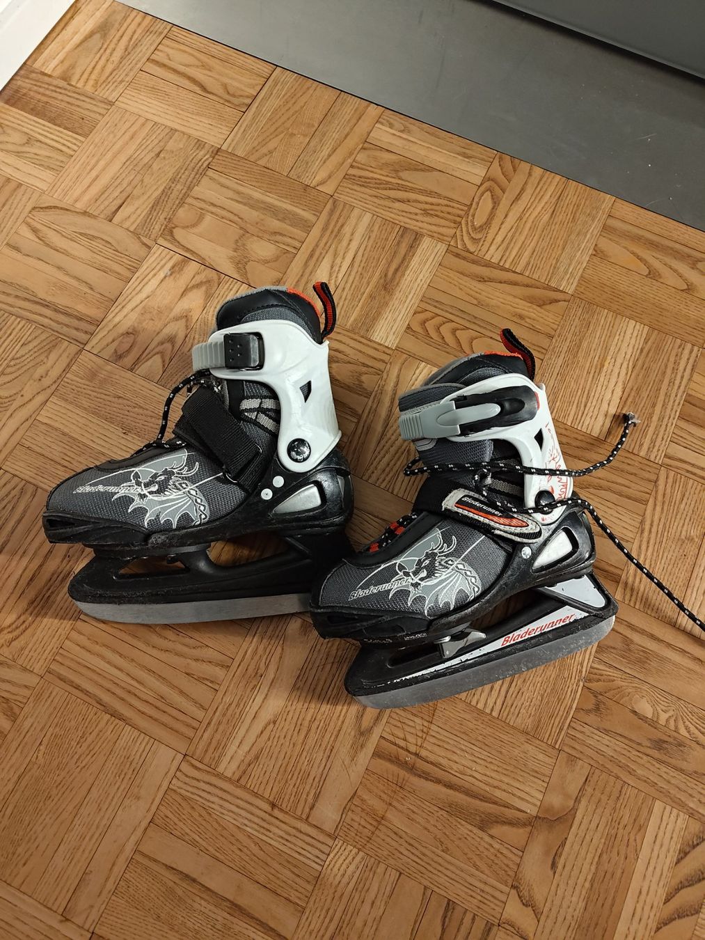 Schlittschuhe: Kinderschlittschuh – Gebraucht aus Hinwil von grb02 1