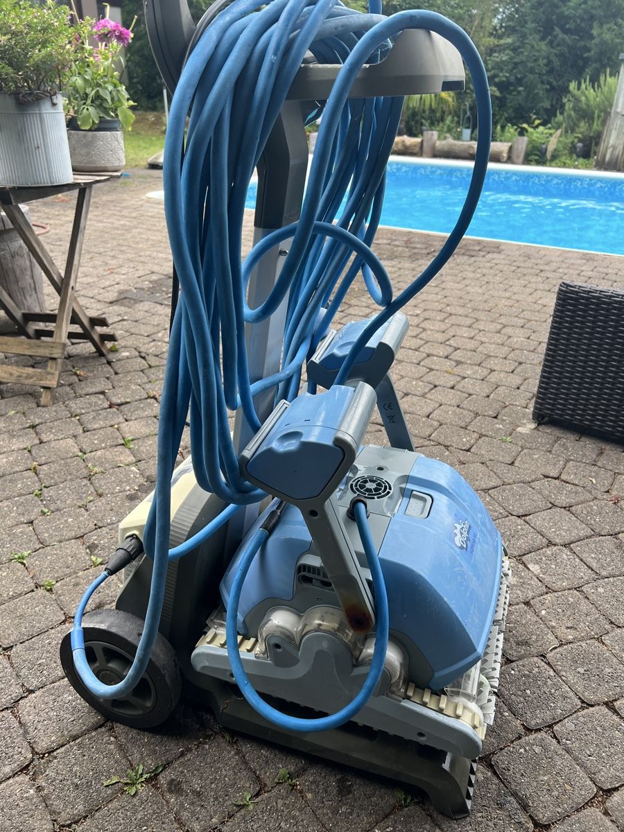 Dolphin Schwimmbad-Zubehör: Dolphin Supreme M5 Poolroboter – Gebraucht aus Aarau von and_8lr6 4