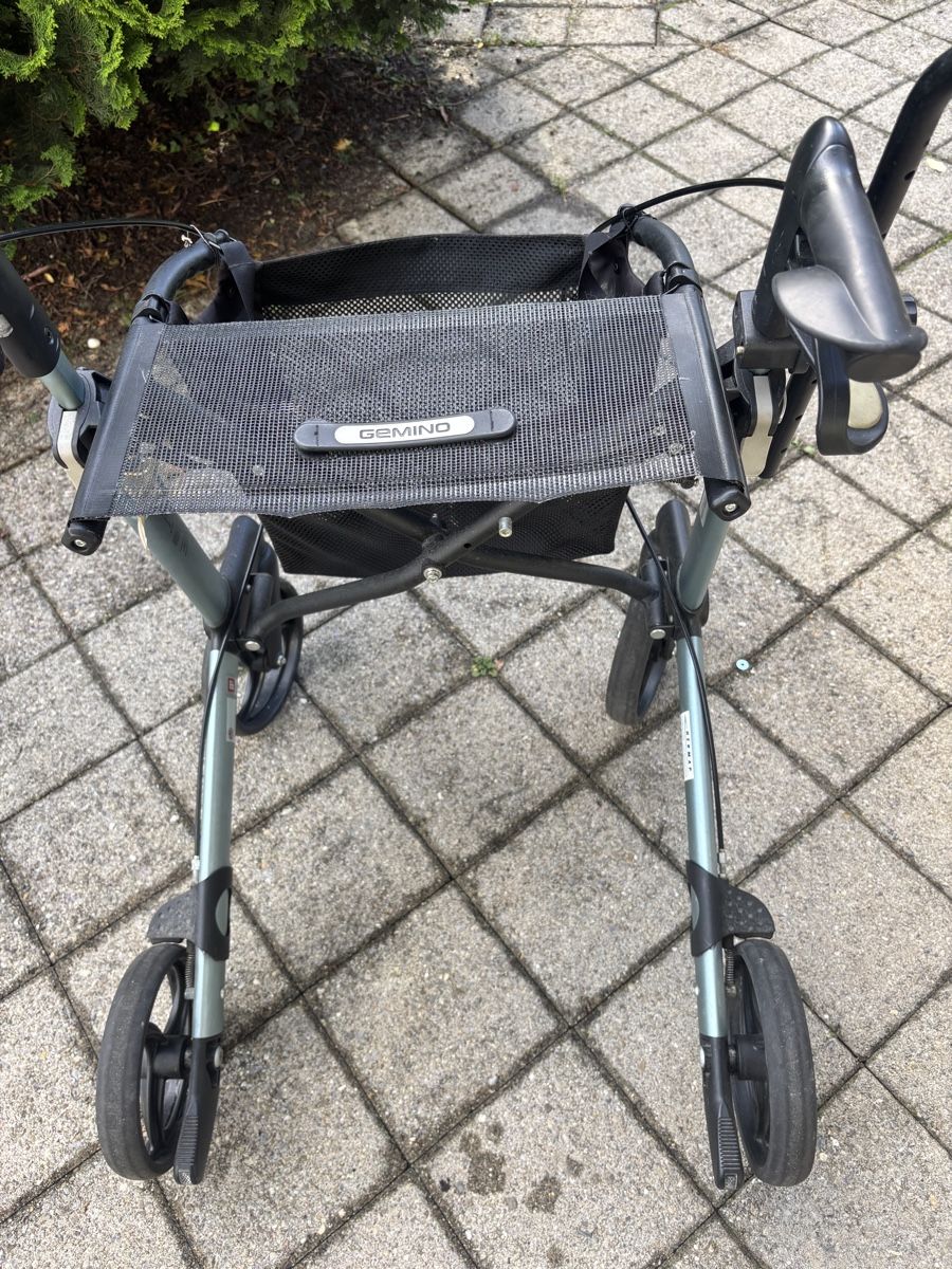 Ausili per la deambulazione: Rollator Gemino mit Schirm – Usato da Kriens venduto da Mollinos 4