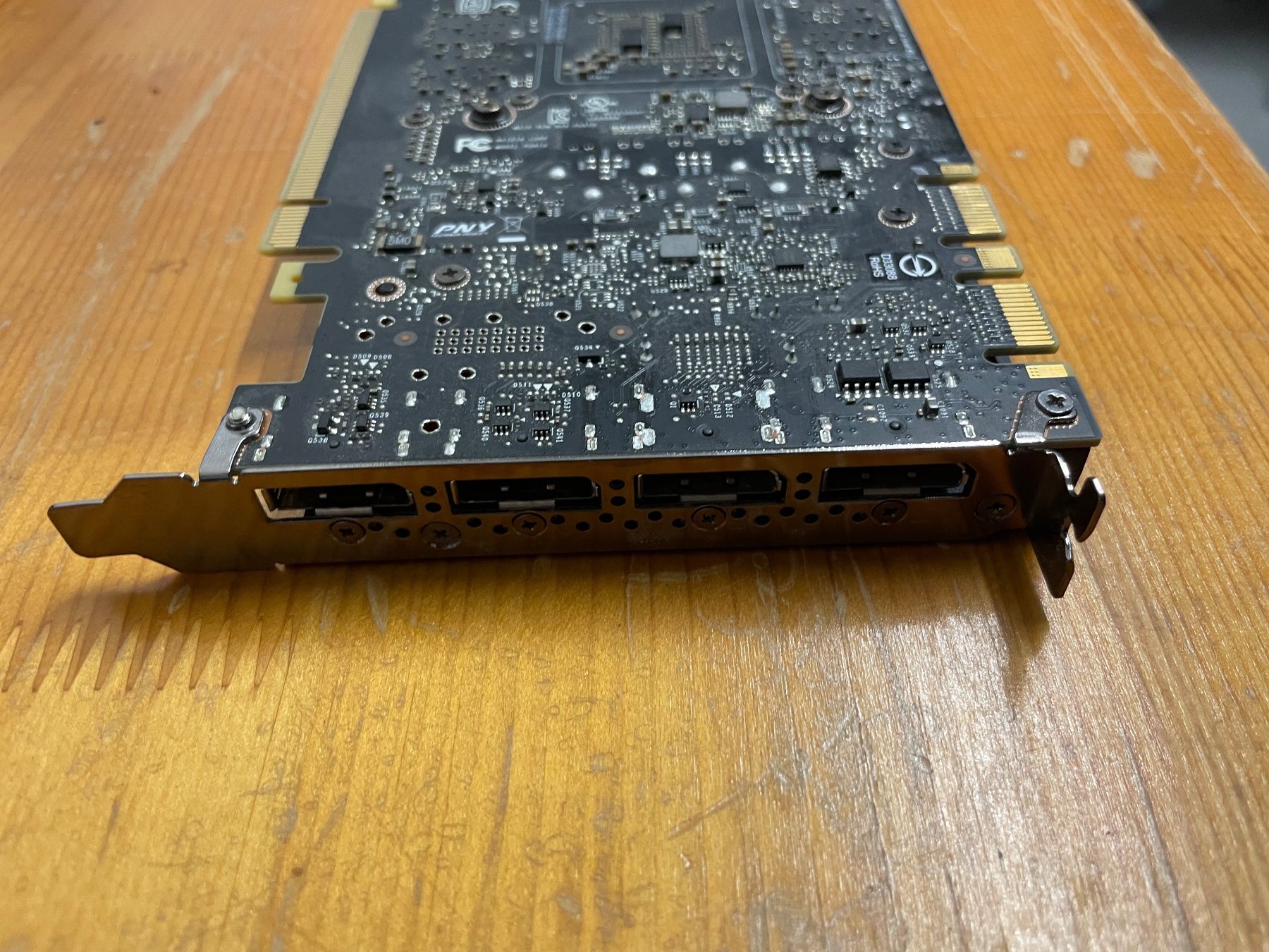 Nvidia Schede grafiche: NVIDIA Quadro 900 5G 410 Grafikkarte – Usato da Dällikon venduto da buyandbehappy 2