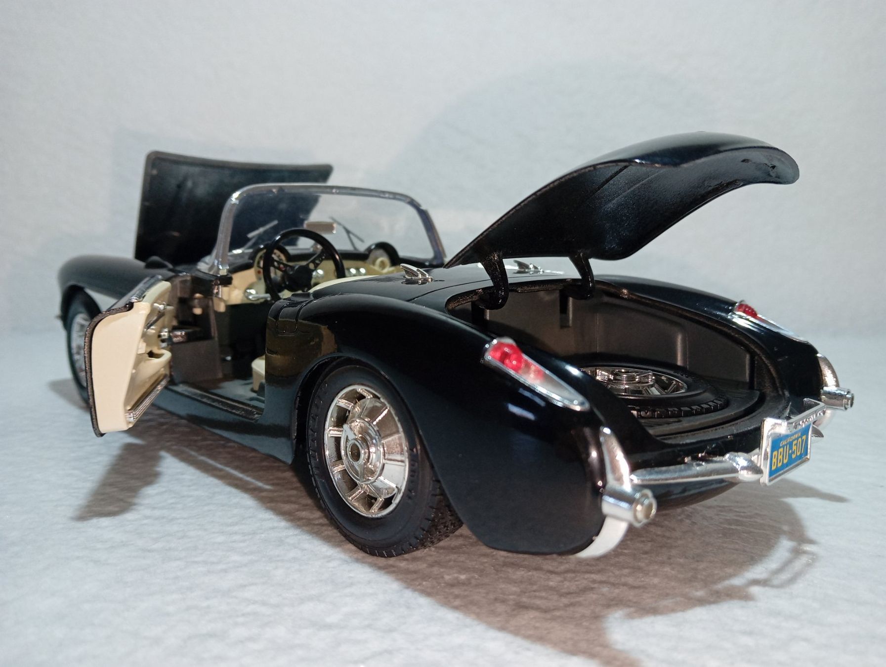 Chevrolet Modellini d'auto: Chevrolet Corvette 1957 – Usato da Huttwil venduto da Secondtrain 2