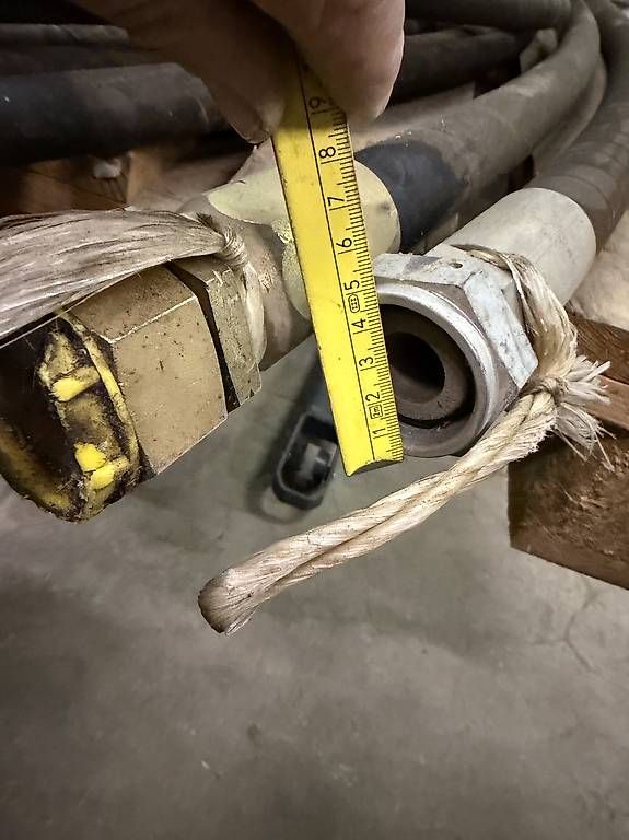 Escavatori: 11 Stk div Hydraulikschläuche ca 140cm lang – Usato da Necker venduto da liq24 7