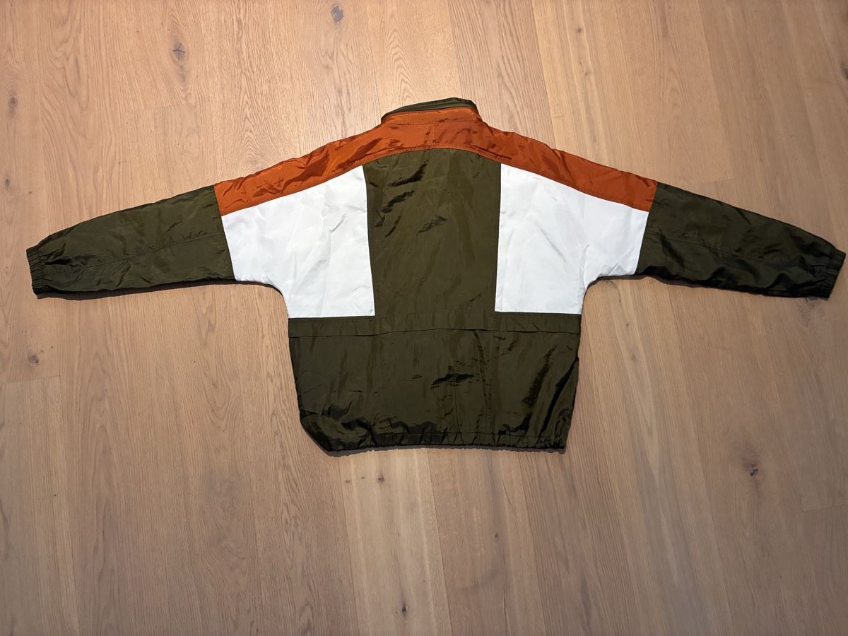 Nike Jacken: Vintage Style Nike Windbreaker – Gebraucht aus Rheinau von vik_fw6x 1