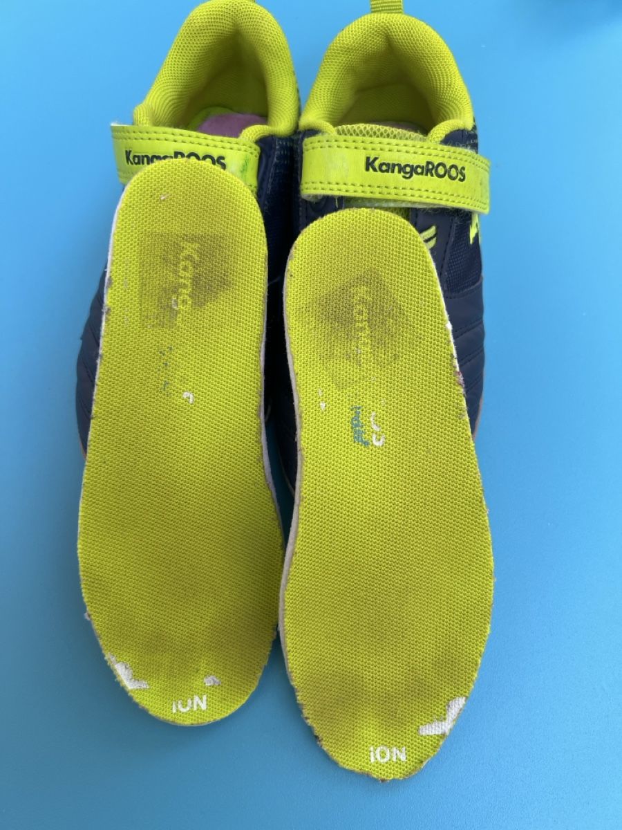 Chaussures garçon: KangaROOS Hallenturnschuhe Grösse 29 – D'occasion à Wallisellen par sarinavs 4