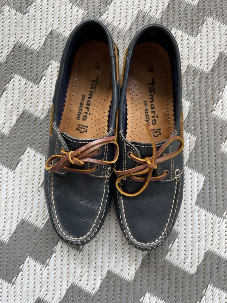 Tamaris Scarpe da donna: Bootsschuhe Tamaris Gr. 38 dunkelblau  – Usato da Bubendorf venduto da Gulli72