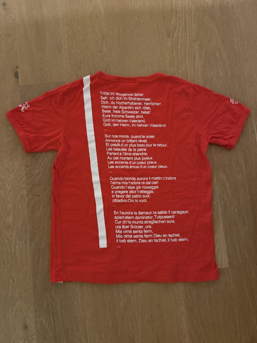 Schweizer Nati Canottiere & Pantaloni: Schweiz Tshirt Credit Suisse – Usato da Zürich venduto da mellymawi 1