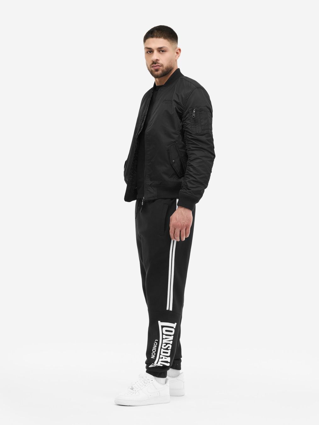 Lonsdale Pantaloni: Lonsdale Thropton Jogginghose Schwarz M – Nuovo e nell'imballaggio originale da Düdingen venduto da BluePalm