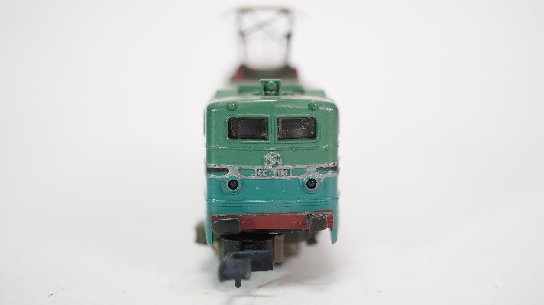 Arnold Modelleisenbahnen: e37 Spur N Arnold SNCF BR CC 7107 E-Lok – Gebraucht aus Thun von evinka_gmbh 2