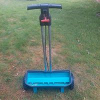 Gardena Streuwagen für Rasenpflege und Dünger im Frühling...