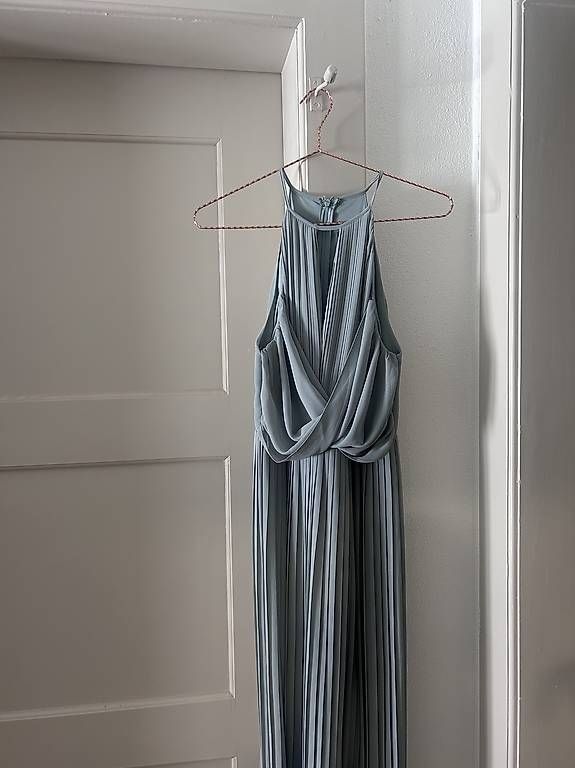 Robes: Kleid von TFNC – D'occasion à Zofingen par nathizoe