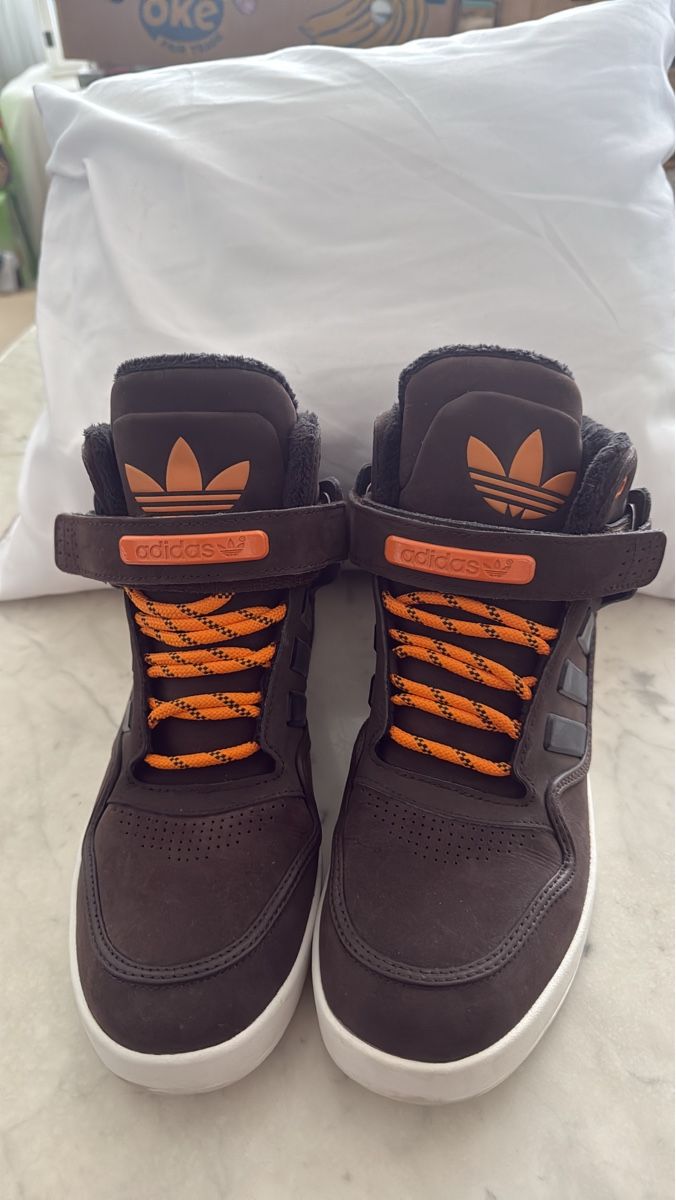 Adidas Scarpe da uomo: Coole Adidas Schuhe Grösse 42 – Usato da Bern venduto da Marym