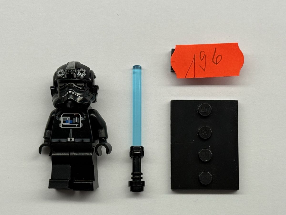 Lego Spielzeuge: 1 Stück LEGO Star Wars - TIE Pilot mit Lichtschwert. – Gebraucht aus Rheinfelden von zim_2hqc