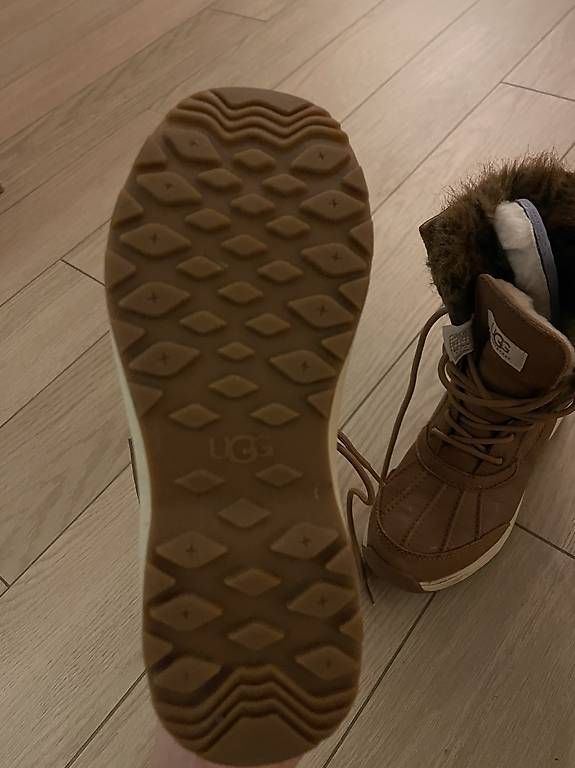 Scarpe da donna: UGG ADIRONDACK BOOT femme taille 37 – Usato da Yens venduto da GIPE 3