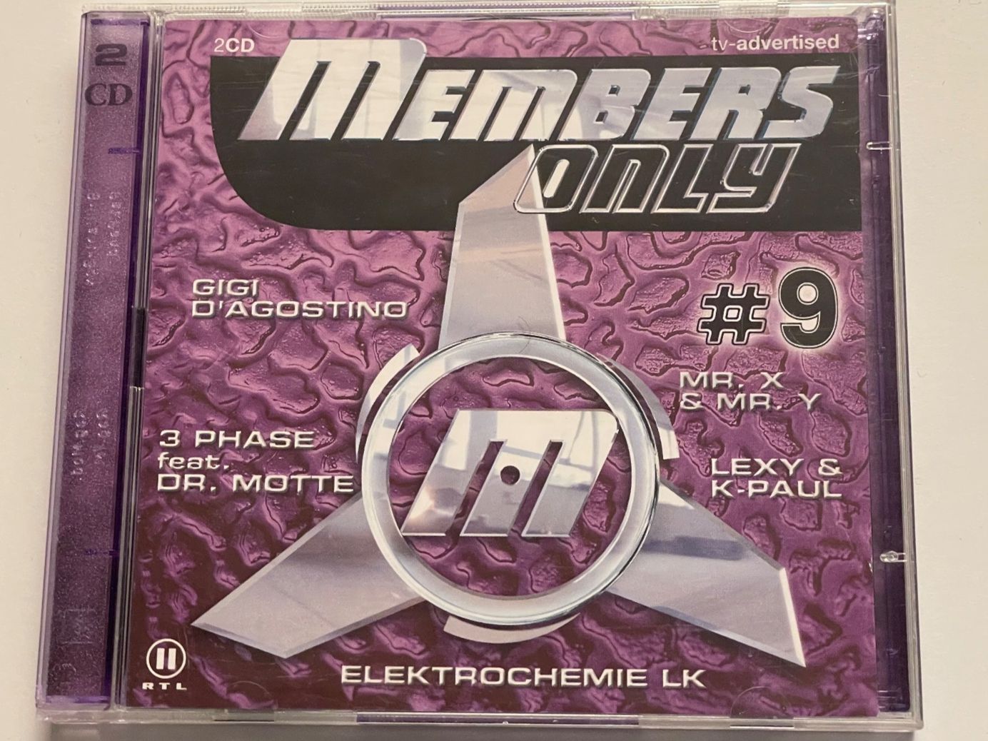 CD: Members Only – Usato da Muri b. Bern venduto da AdidasCollector 2