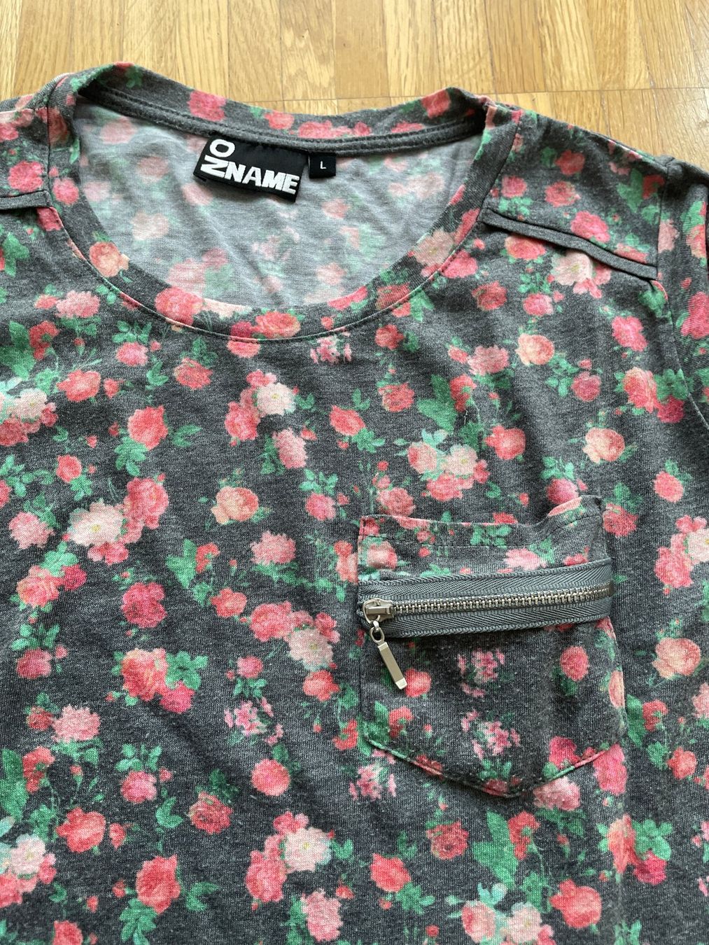Pullover & Sweatshirts: Nur noch kurz: Pulli mit Blumenmuster, 3/4-Ärmel – Gebraucht aus Jona von Tr3s 2