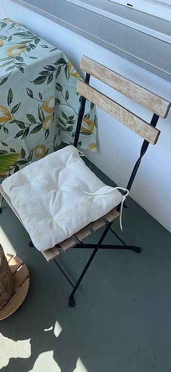 Set di tavolo e panche: 2 Stühle mit Tisch zu verkaufen – Usato da Stans venduto da KristinaE